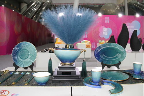 畢榮青參觀調研山東工藝美術學院2023設計藝術博覽會 聚焦工藝美術設計，共話創新傳承新篇章